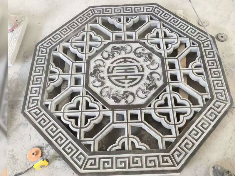 青石板雕刻刻字、浮雕、鏤空雕刻工藝。(圖3)